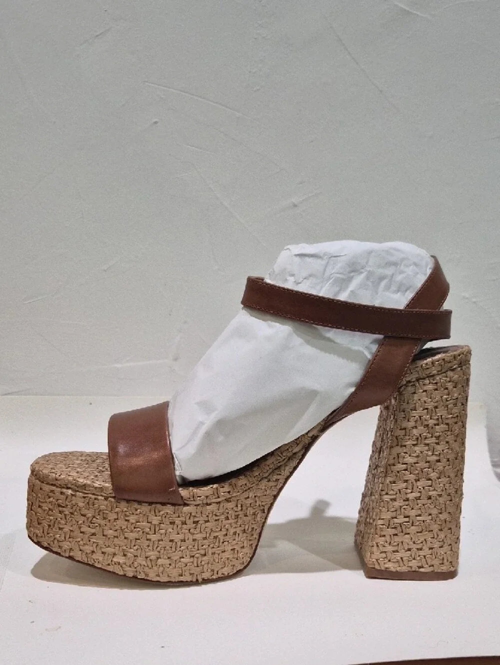 Larroude Dolly Verona Sandal in Caramel/Raffia NWT Size 9